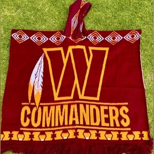 Commanders alpaca poncho hooded, unisex, one size. Made in Ecuador.Artesian cape